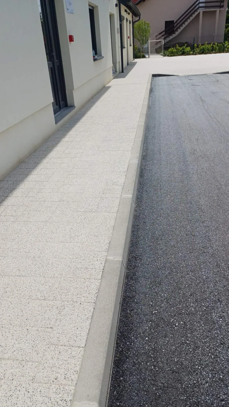 Vita kombi forma svijetli