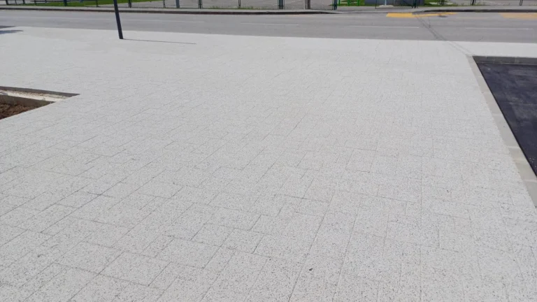 Vita kombi forma svijetli novo