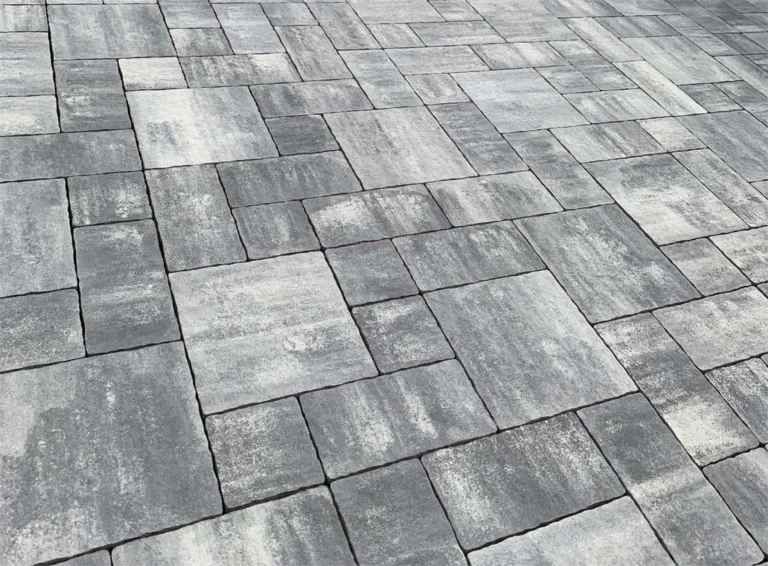 Zrinski crno bijeli color mix